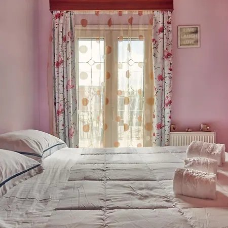 Roxa Montuoso Apartment