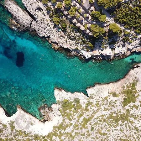 Roxa Montuoso Apartment Agios Leon